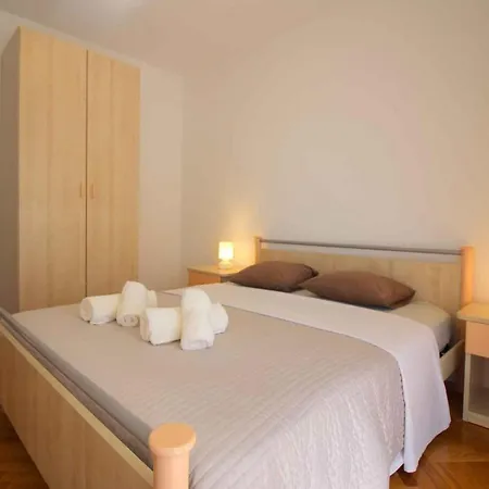 In With One-bedroom 17 Apartment