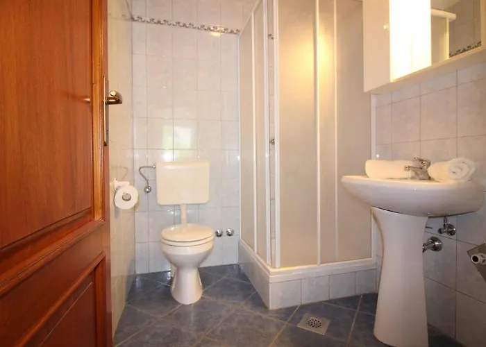 In With One-bedroom 17 *