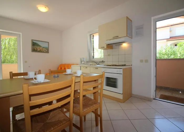 In With One-bedroom 17